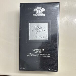 Creed Aventus Fragrance - Black and Silver